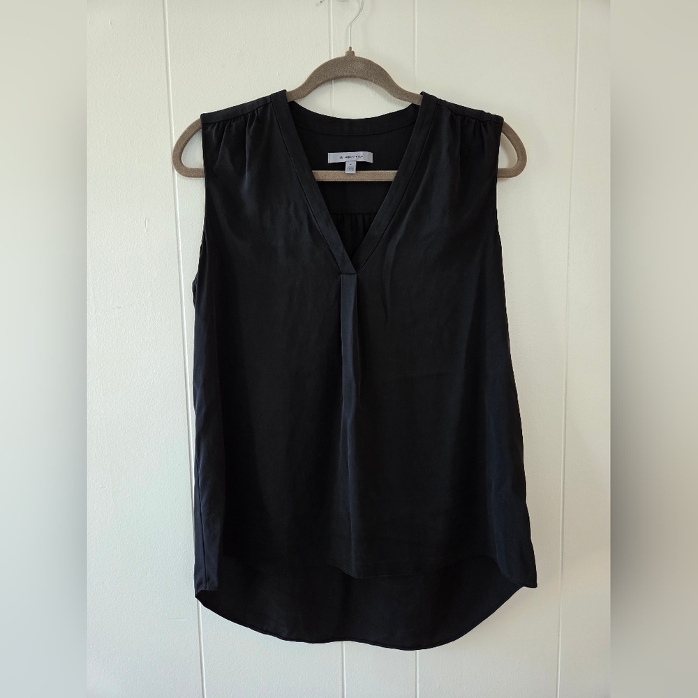 Sleeveless V-Neck Black Women's Top